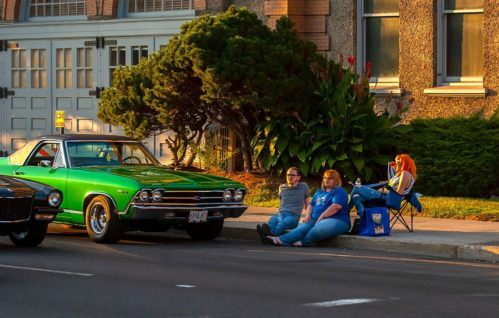 Neon Cruise 2020